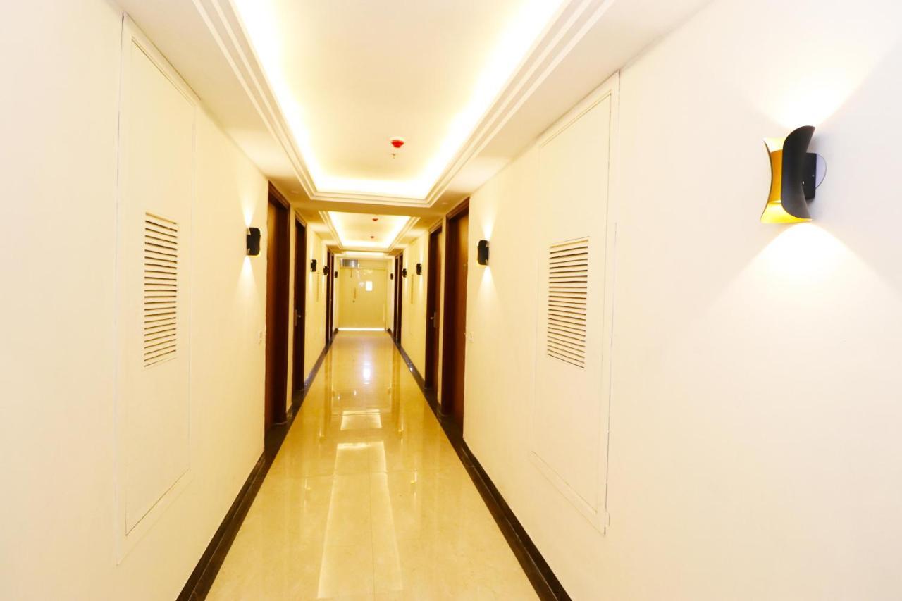 Hotel Leo Saffron - Pitampura Delhi Zewnętrze zdjęcie