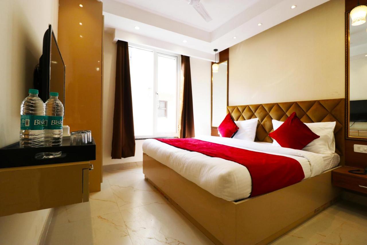 Hotel Leo Saffron - Pitampura Delhi Zewnętrze zdjęcie