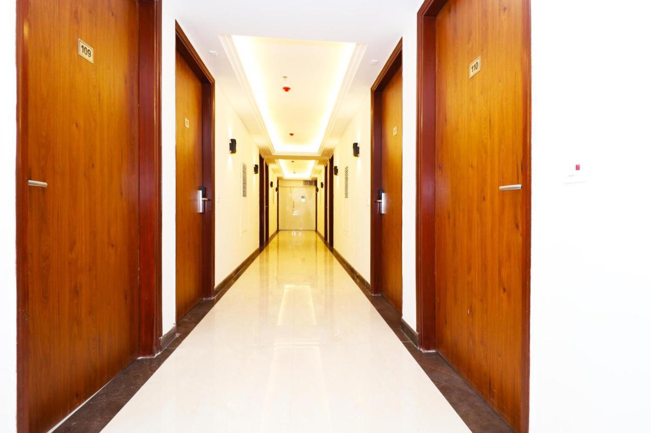 Hotel Leo Saffron - Pitampura Delhi Zewnętrze zdjęcie
