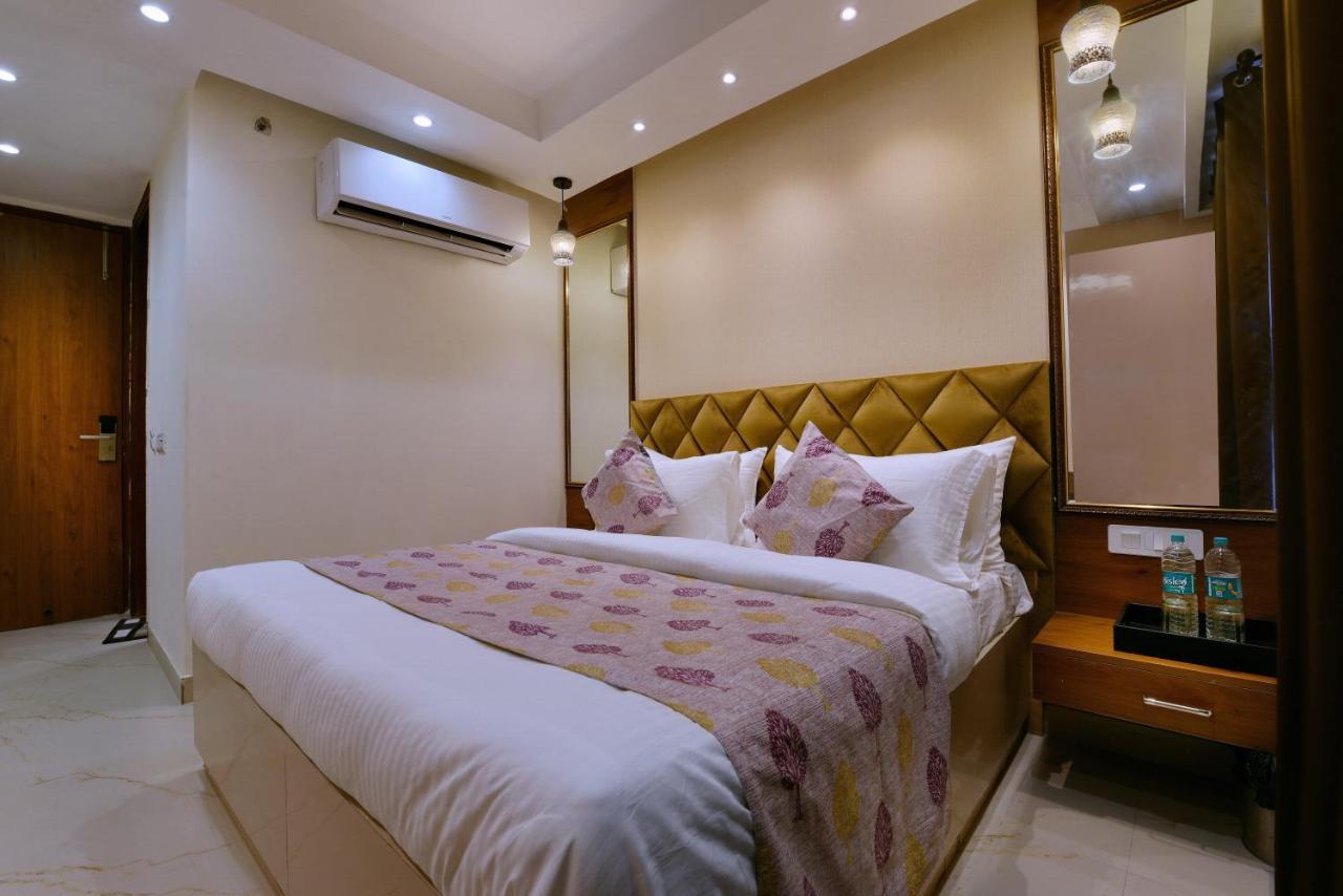 Hotel Leo Saffron - Pitampura Delhi Zewnętrze zdjęcie