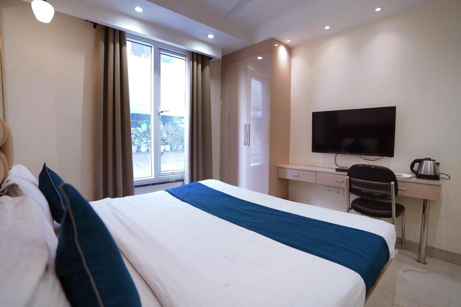 Hotel Leo Saffron - Pitampura Delhi Zewnętrze zdjęcie