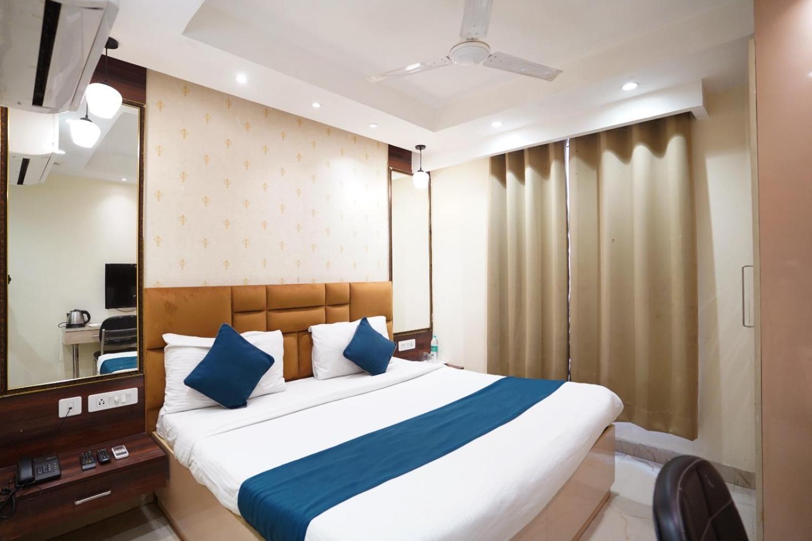 Hotel Leo Saffron - Pitampura Delhi Zewnętrze zdjęcie