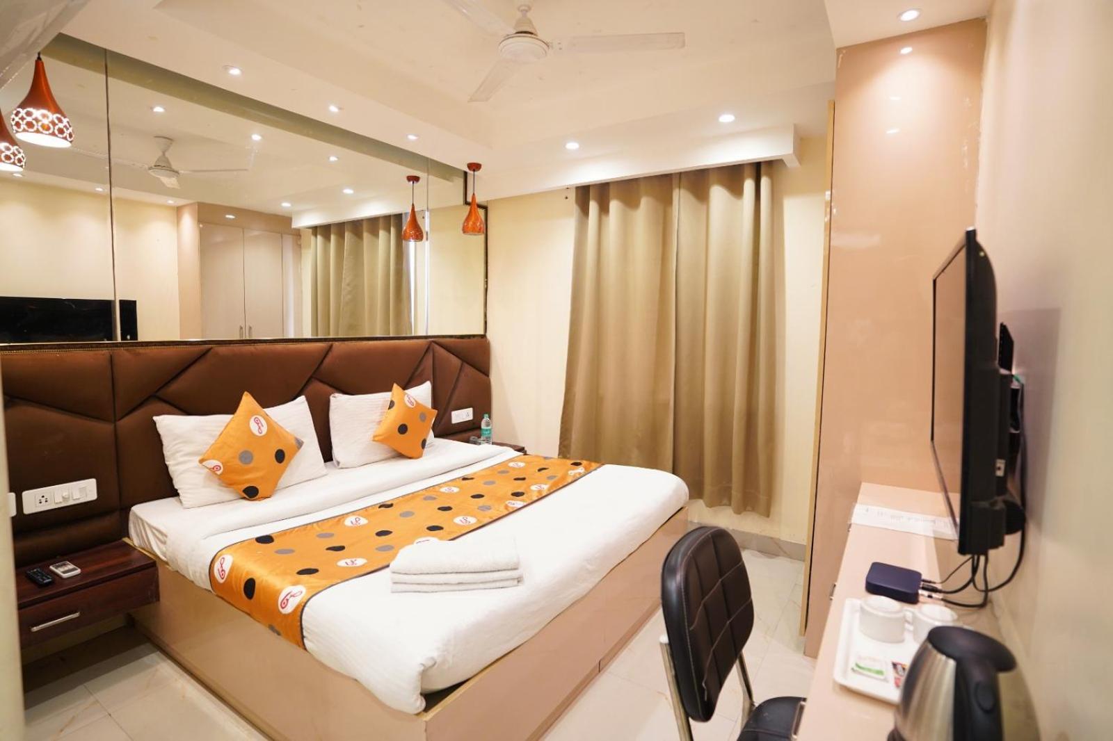 Hotel Leo Saffron - Pitampura Delhi Zewnętrze zdjęcie