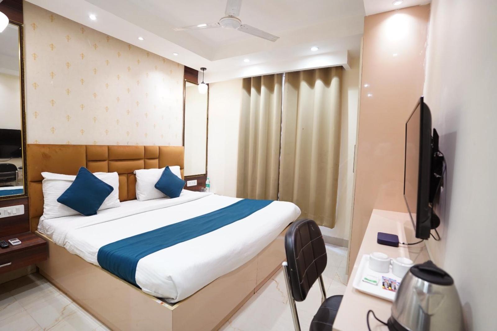 Hotel Leo Saffron - Pitampura Delhi Zewnętrze zdjęcie