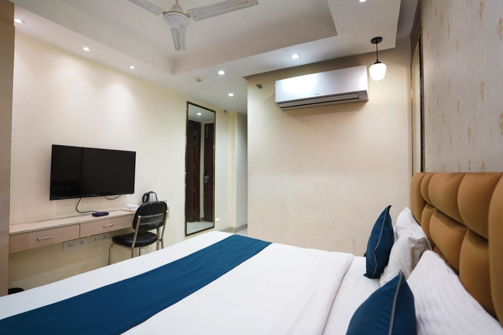 Hotel Leo Saffron - Pitampura Delhi Zewnętrze zdjęcie